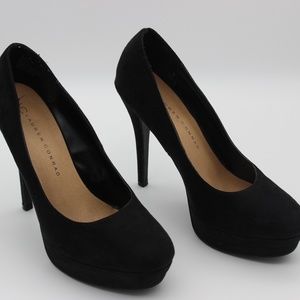 Black Pumps